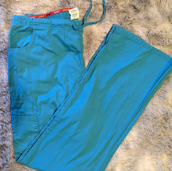 Scrub Set - Picture 2 of 4